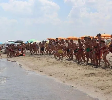 Дом отдыха With Private Swimming Pool Дзаппонета
